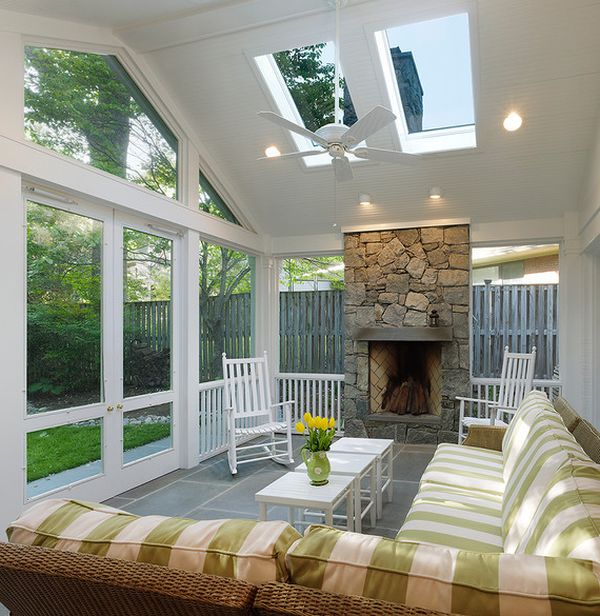 Gunakan skylight untuk ekstra pencahayaan yang ringan dan indah. (Foto: balarch.com)